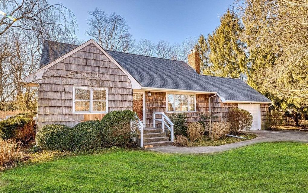ICON’S NEWLY LISTED SUFFOLK COUNTY HOME IN MATTITUCK, NY